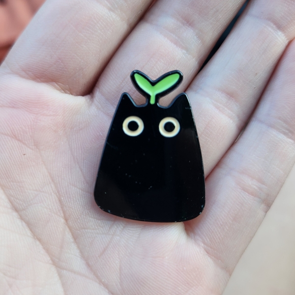 5/$30 Sprout Cat Enamel Pin - Picture 3 of 3